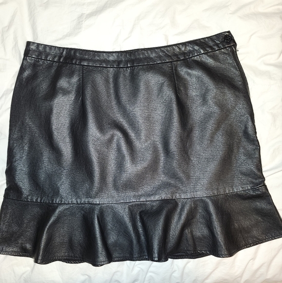 MXM black faux leather miniskirt with  ruffle size 16 NWT - Picture 4 of 9